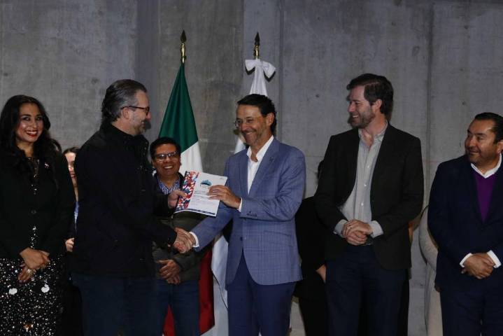 Consejo de Vinculación Universidad-Empresa, entrega investigación sobre revisión curricular de las carreras del futuro