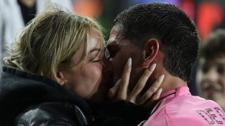 El festejo íntimo de Rodrigo de Paul con Tini Stoessel tras salir campeón
