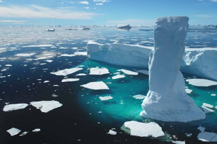 Climate heating has reached even deepest parts of the Arctic Ocean