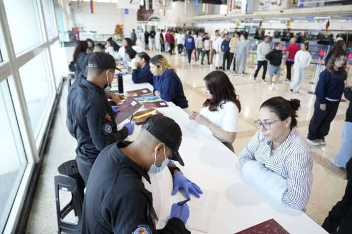 Arriban a Venezuela 167 compatriotas en el vuelo 88, procedentes de Arizona, Estados Unidos