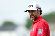 Deadspin | Adam Hadwin takes early lead at Bermuda Championship