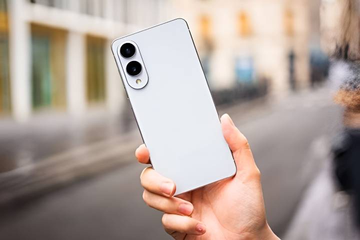 Samsung Galaxy S26 Series Dimensions: The Base Variant Gets A Bigger Screen, The Ultra Goes On A Diet