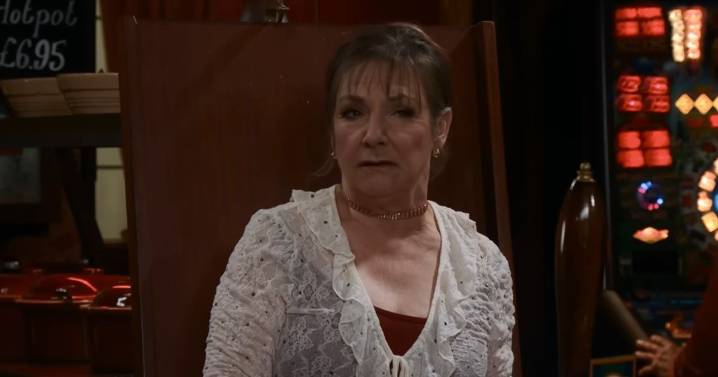 Coronation Street fans 'rumble' Maggie Driscoll's connection to the Barlows after mystery scene