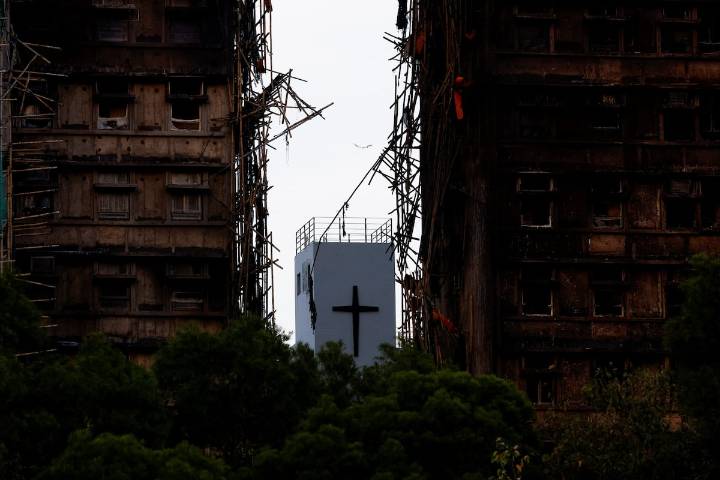 La tragedia de los rascacielos de Hong Kong: una trampa de fuego para 4.600 personas