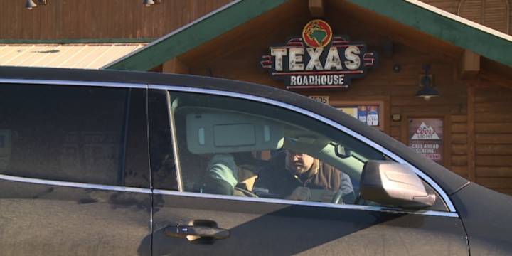 Amidst SNAP pause extending into Veterans Day, Texas Roadhouse offers meal vouchers