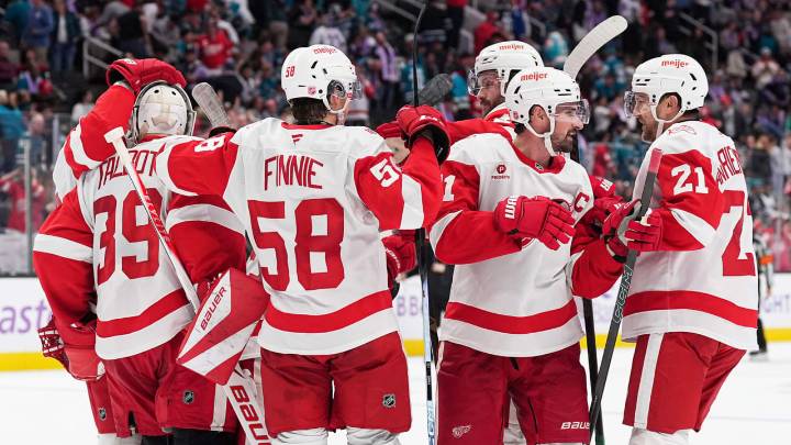 Red Wings recover, defeat Sharks in shootout