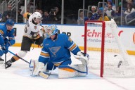 Golden Knights beat St. Louis Blues, snap 4