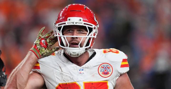Travis Kelce stands alone atop Chiefs' all