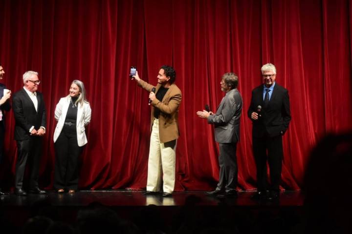 Mar del Plata ya vive el Festival Internacional de Cine: Marilina Ross, Bill Condon y Tonatiuh, los protagonistas de la apertura