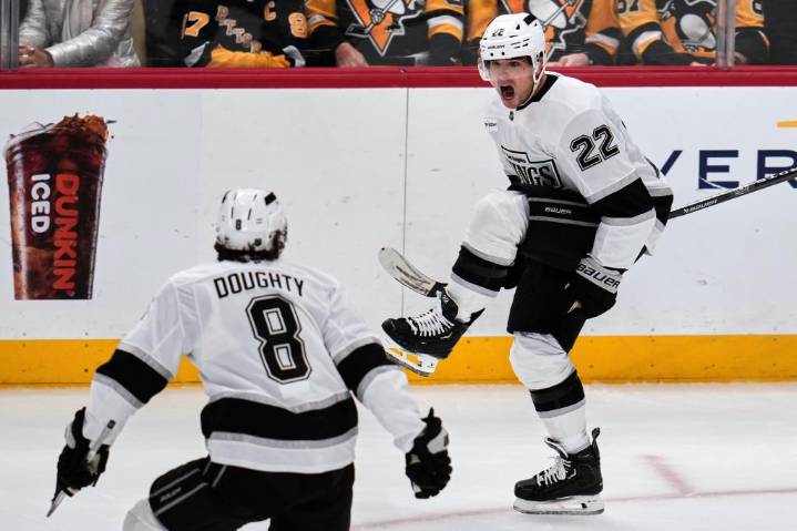 Kings open 6-game trip with win over Penguins