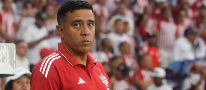 ¿Los jugadores de Santa Fe se opusieron a la contratación de César Farías?