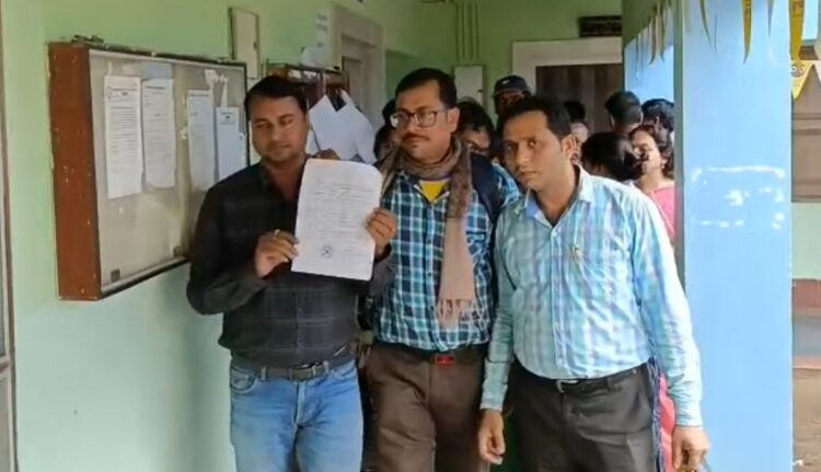 Medinipur BLOs Protest Over Data Entry Work Under SIR, Submit Memorandum To BDO