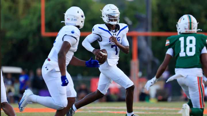 5-star QB Jaden Wade picks Georgia. What he would bring to Bulldogs