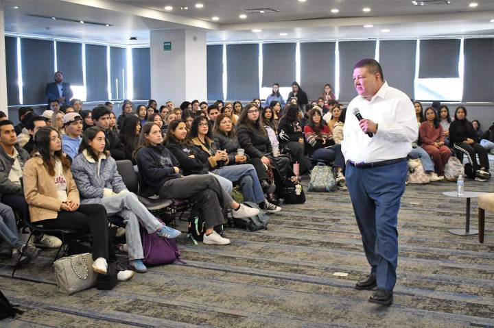 Expone fiscal General César Jáuregui retos de la Procuración de Justicia en México ante alumnos de La Salle