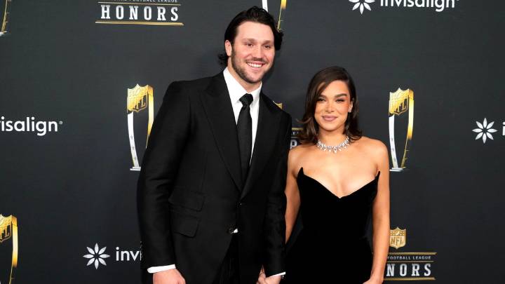 Josh Allen’s Wife Hailee Steinfeld Announces Sudden Hiatus Just Before Bills-Steelers Showdown Buffalo Bills QB Josh Allen's wife Hailee Steinfeld announces major social media decision while he prepar