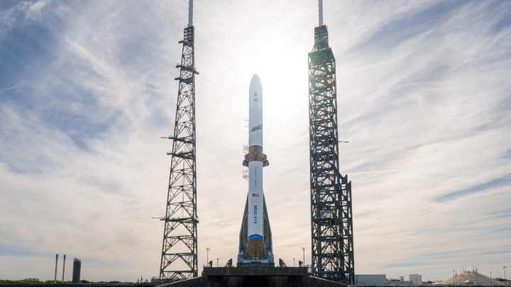 Bezos quiere competirle más de cerca a Musk en la carrera espacial