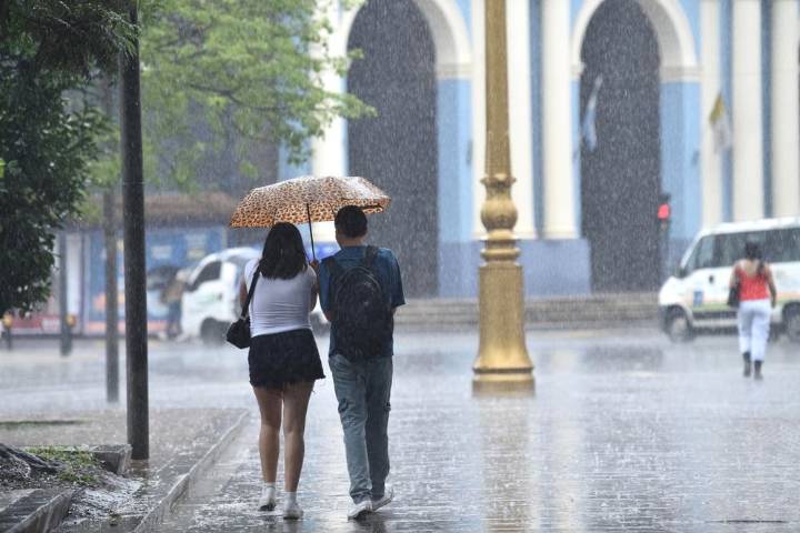 Volvió la lluvia a Tucumán y hay alerta amarilla para esta noche