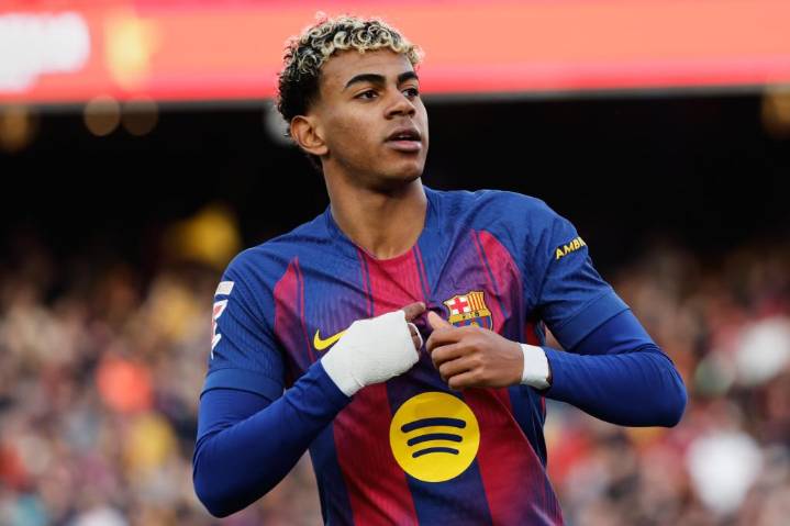 Raphinha asiste, Olmo anota doblete y Barcelona se recupera tras derrota ante Chelsea