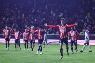 Armando 'Hormiga' González le da triunfo 1-0 a Chivas sobre Pachuca