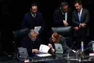 Prolongan sesión en espera de posible renuncia de Gertz