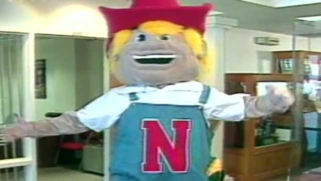 UNL unveils new and improved Herbie Husker in 1996