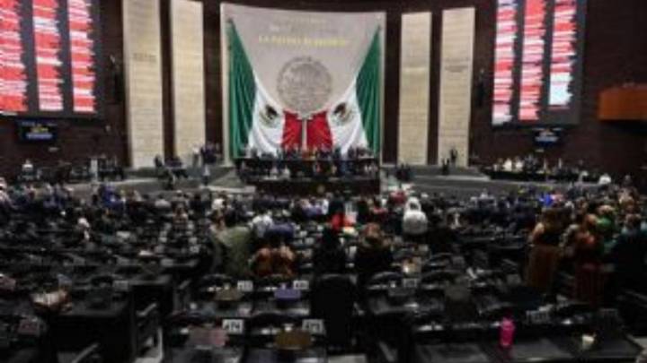 Comisión de puntos constitucionales aplaza discusión de iniciativa sobre revocación de mandato