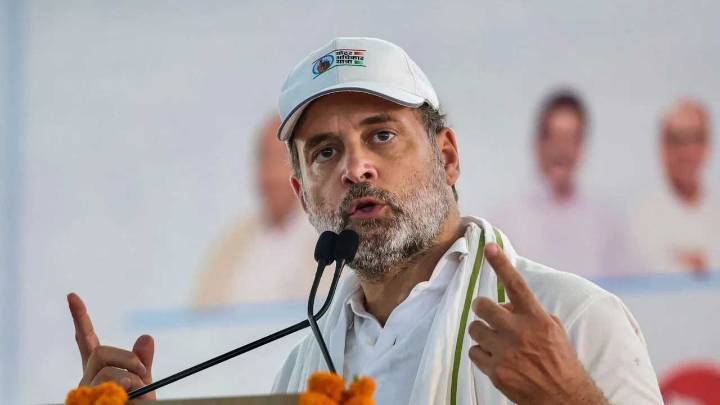 PM, CM should be ashamed: Rahul while sharing video of kids having mid