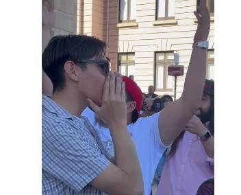 Comienzan los roces; pide Gen Z que se retiren manifestantes contra accesorios