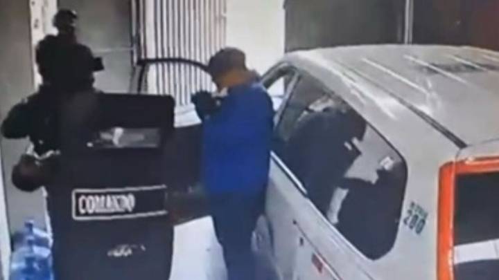 ¡Hasta en los rollos de tela buscaron esconderse! Sorprenden a 13 delincuentes robando una bodega textil en Fontibón