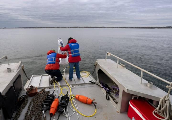 UNE launches Camp Ellis buoy to collect local storm and climate data