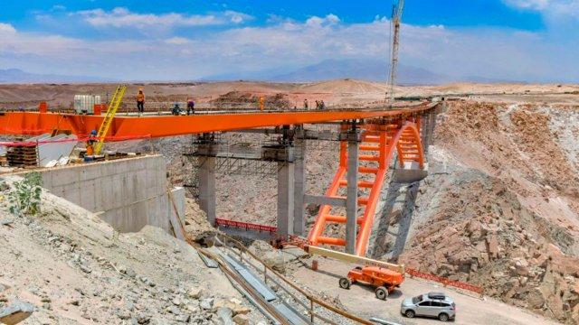 Puente Virgen de Chapi retomará obras en diciembre tras abandono del consorcio