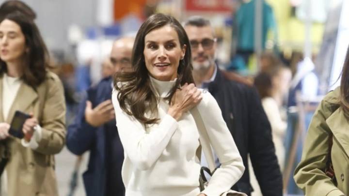 Por qué estos pantalones vaqueros que tiene la reina Letizia son los que mejor sientan a mujeres de todas las edades