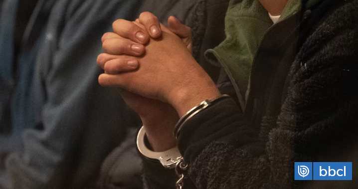 Prisión preventiva para hombre de 21 años que quemó a su abuela con agua hirviendo: adulta mayor murió