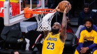 Fuentes: LeBron hará su debut de temporada ante Jazz