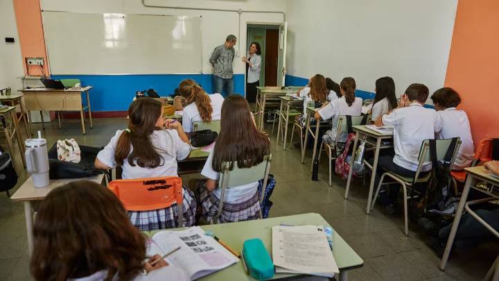 Un informe ubica a Santa Fe entre las provincias donde más cayó la inversión en educación