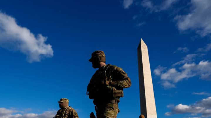 EEUU suspende todas las decisiones sobre asilo