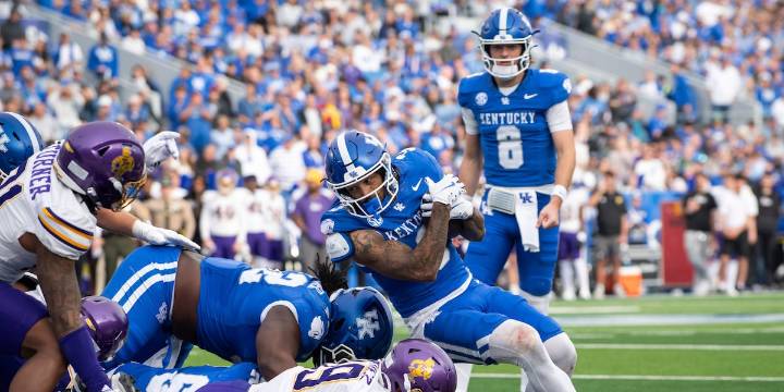 McGowan’s three touchdowns power Kentucky to win