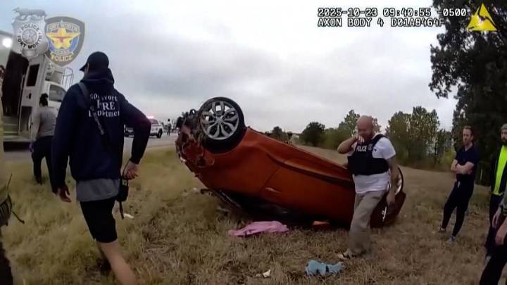Policías de Texas logran reanimar a un bebé tras un accidente de tráfico