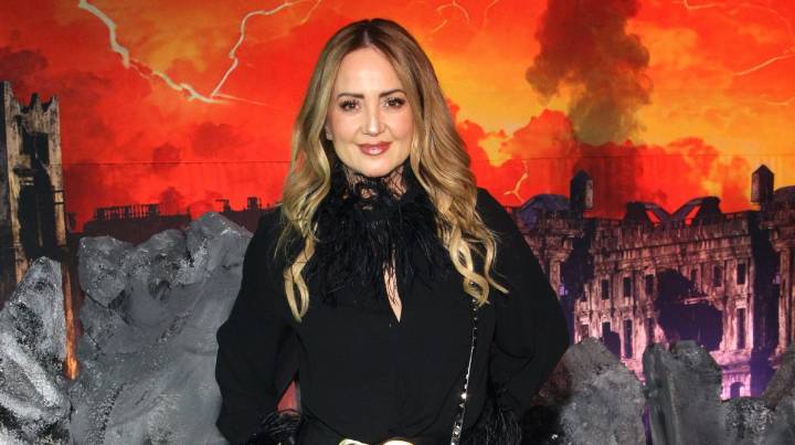 Andrea Legarreta da la cara por su supuesto romance con galán varios años más joven