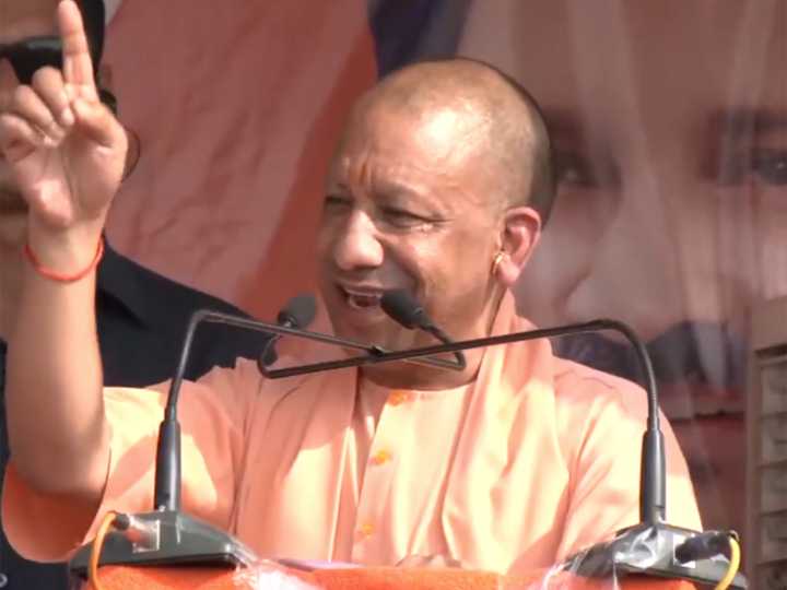 "This is not the time for lantern": CM Yogi slams Mahagathbandhan