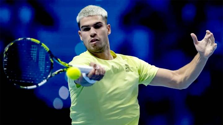 Alcaraz le ganó sin problemas a Auger-Aliassime y definirá el título en las ATP Finals ante Sinner
