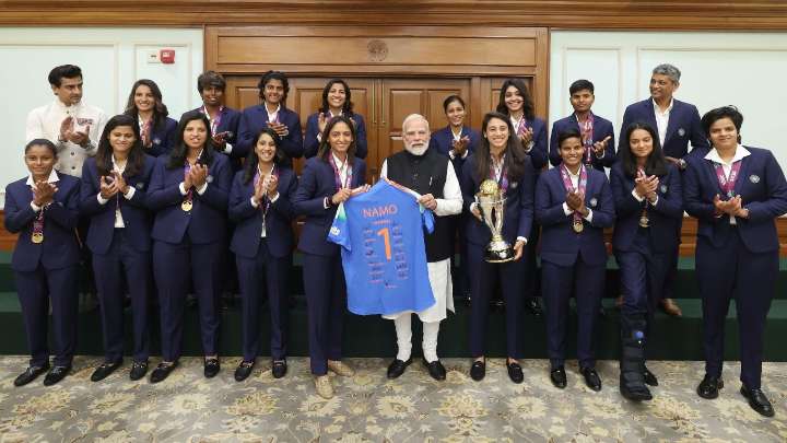 Namo 1: Harmanpreet Kaur, team India gift special signed jersey to PM Modi