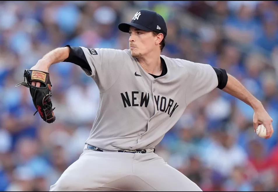 Dueño de Yankees, Hal Steinbrenner, evita apoyar un tope salarial pero considera salario mínimo