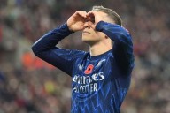 Arsenal concedes late goal to draw 2-2 with Sunderland and end winning run in Premier League