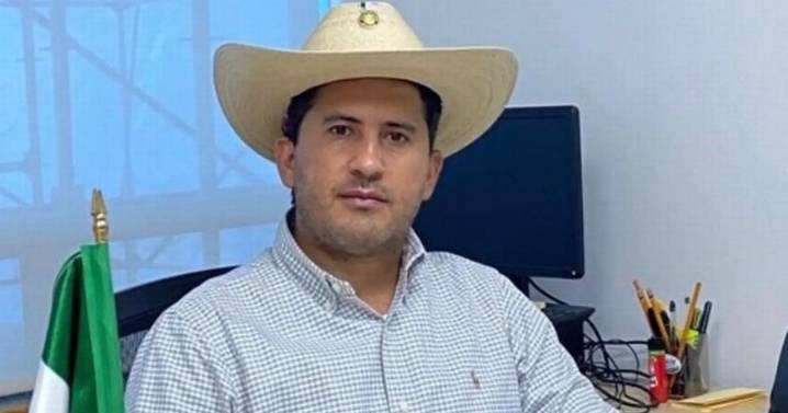 Mexican mayor slaughtered in front of revellers on Day of the Dead