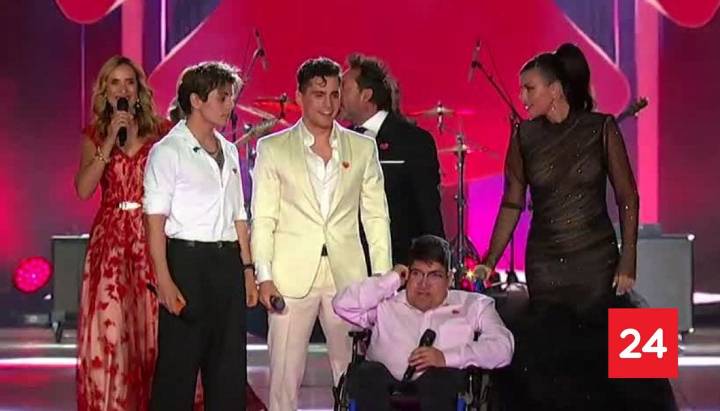 Emilia Dides, Bray On, Nico Ruiz y Jeremy Rojas hacen vibrar la Teletón con sus icónicas voces