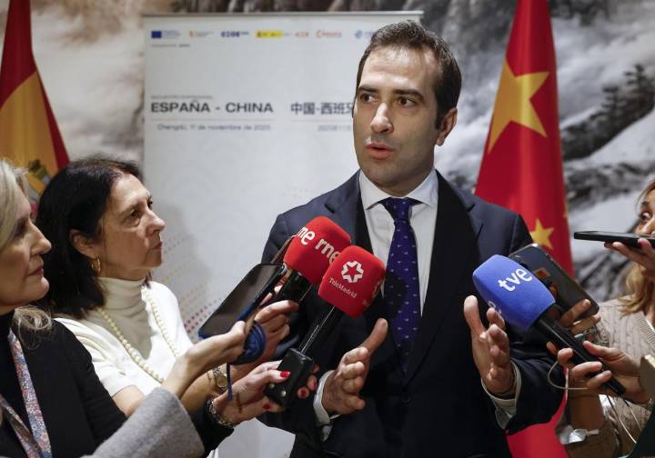 Cuerpo se reúne en China con gigantes industriales para «reequilibrar el tablero» por la guerra comercial