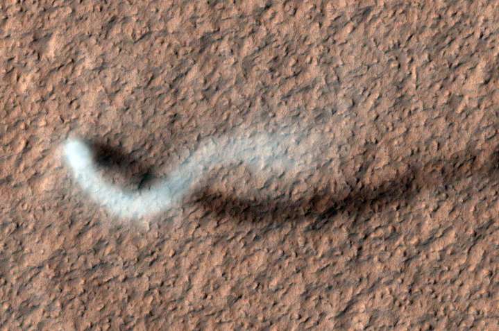 Mars Has Lightning, Scientists Prove