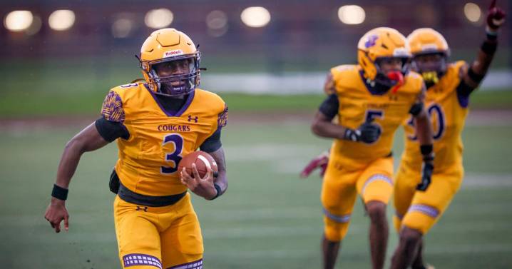 Another standout on the Edna Karr offense has made a college commitment