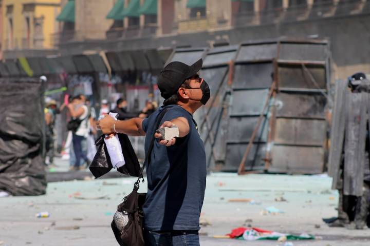Aplicación de la ley y cero impunidad ante actos vandálicos durante marchas: Canaco CDMX